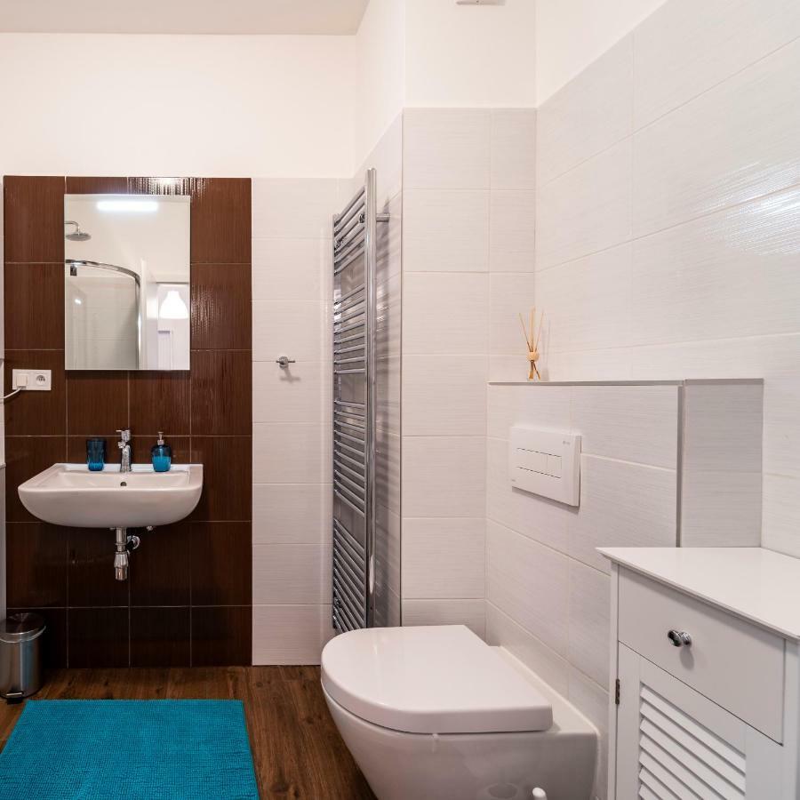 Home 223 - Designovy Apartman Їглава Екстер'єр фото